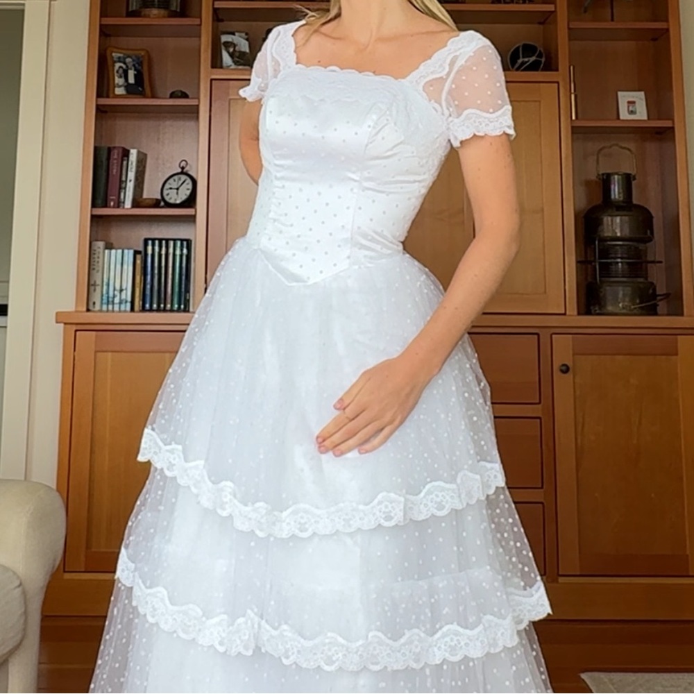 Vintage Style White Lace Tiered Wedding Gown - Picture 5 of 5